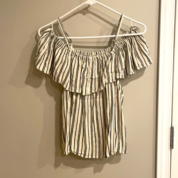 Billabong S Off the shoulder flutter sleeve top - Picture 2 of 3